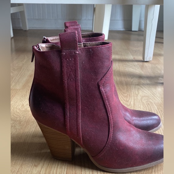 Burgundy booties - Picture 2 of 4